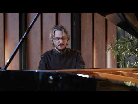 Alexander Gadjiev performing Haydn in the Preliminary Round