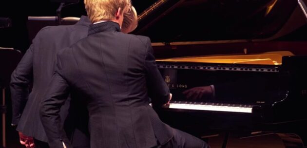 four-hands-02-630x304.jpg