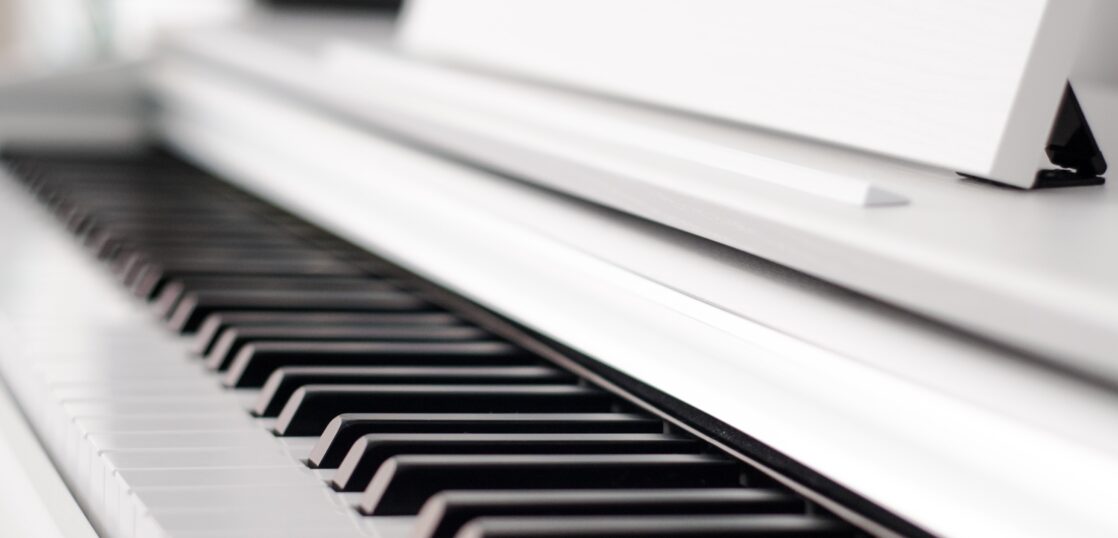 2022最新】まるで生ピアノ！のような電子ピアノおすすめ一覧！【鍵盤タッチ比較】 | edy-classic