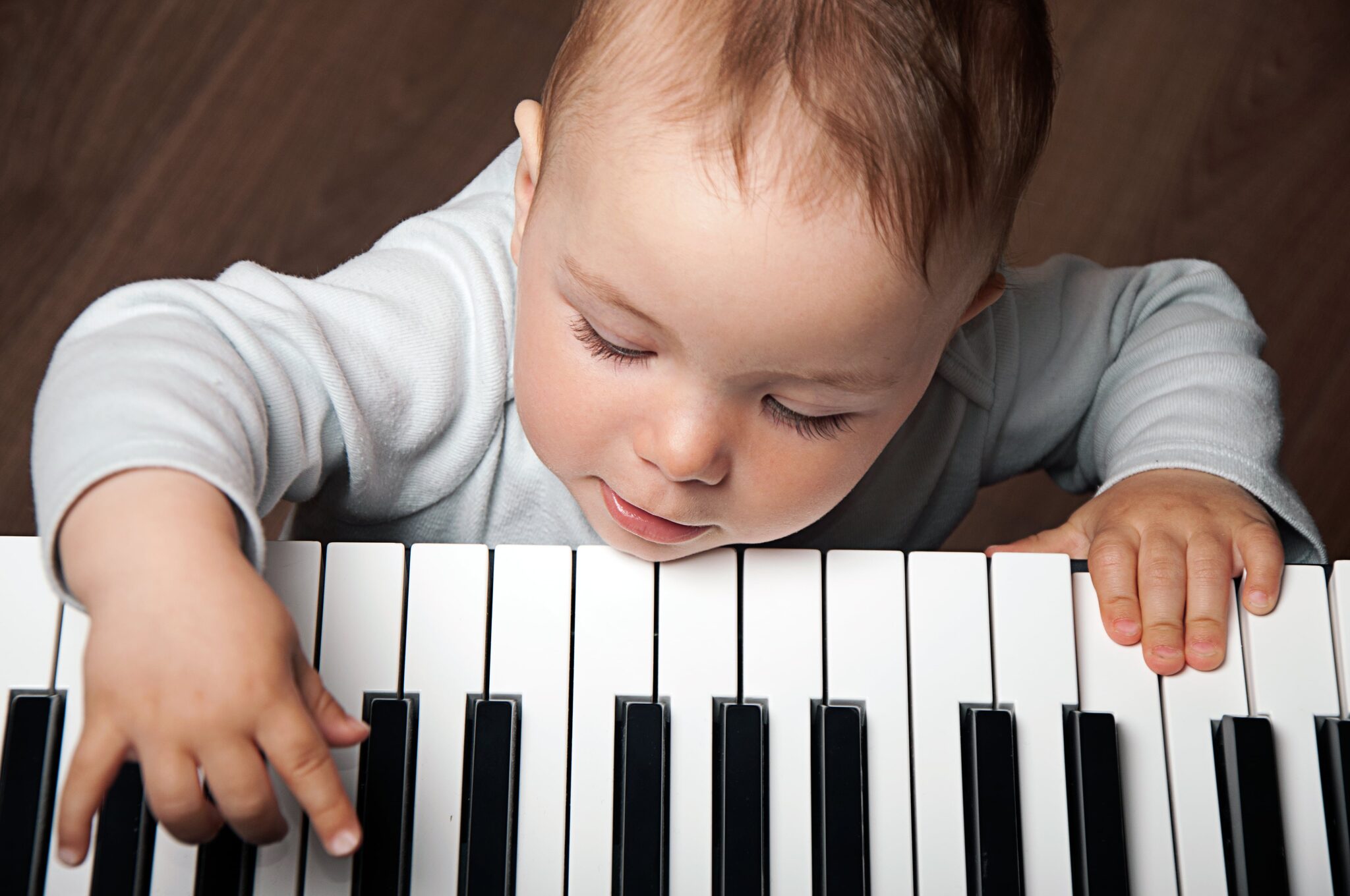 赤ちゃんにピアノを触らせるならいつからが良い？おすすめピアノも紹介 edyclassic ～もっとクラシック、とことん吹奏楽～