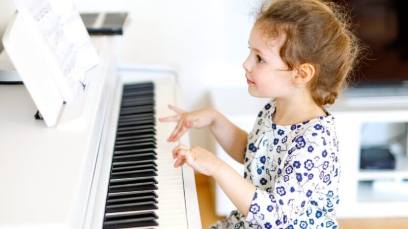 子供のピアノ練習におすすめの楽譜15選！初級・中級・目的別に紹介