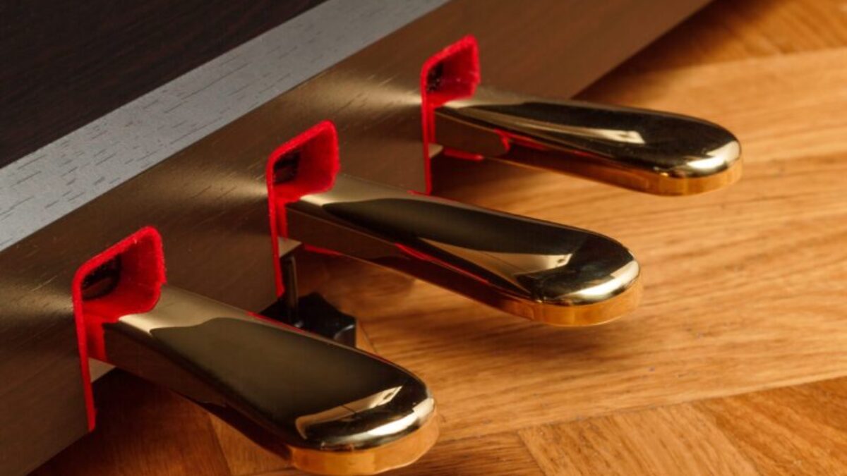 簡単】ピアノのペダルの役割解説 それぞれの違いやテクニックについて