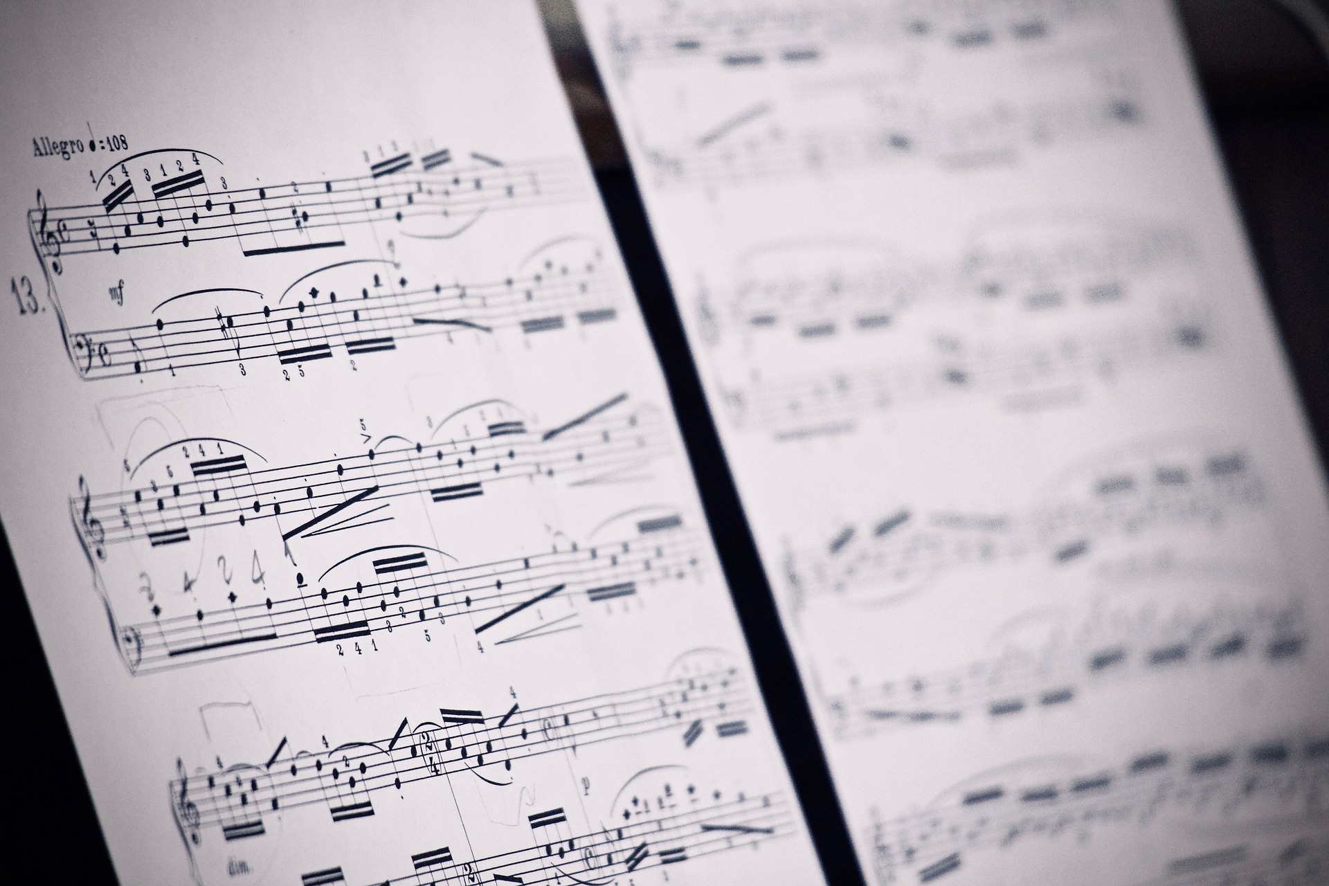 原典版と校訂版の違い】楽譜の選び方と出版社別の特徴を解説！ | edy music